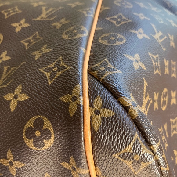 Louis Vuitton monogram Totally GM size bag. Like new excellent condition,No odor - Picture 12 of 15